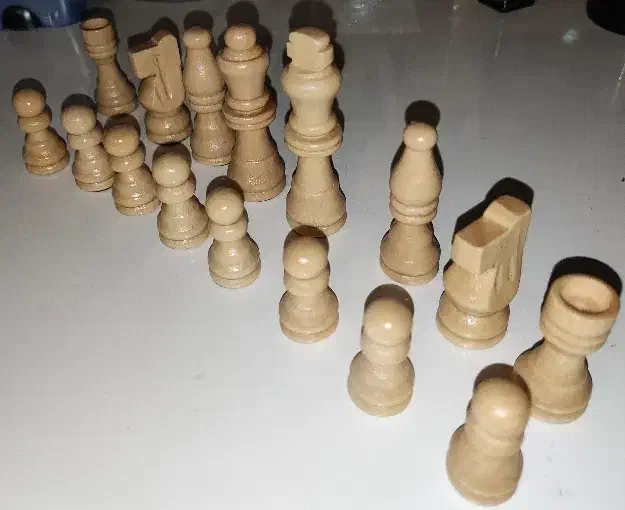 مهره شطرنج چوبی با روکش پلی استر|کلکسیون و سرگرمی|تهران, آشتیانی|دیوار