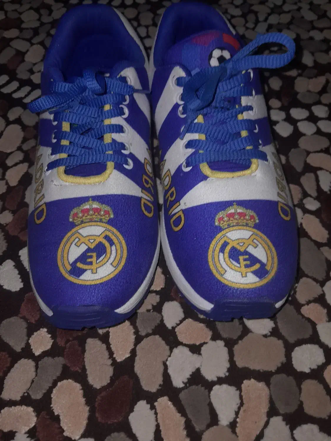 کفش رئال مادرید 41|کیف، کفش، کمربند|ری, شهادت|دیوار
