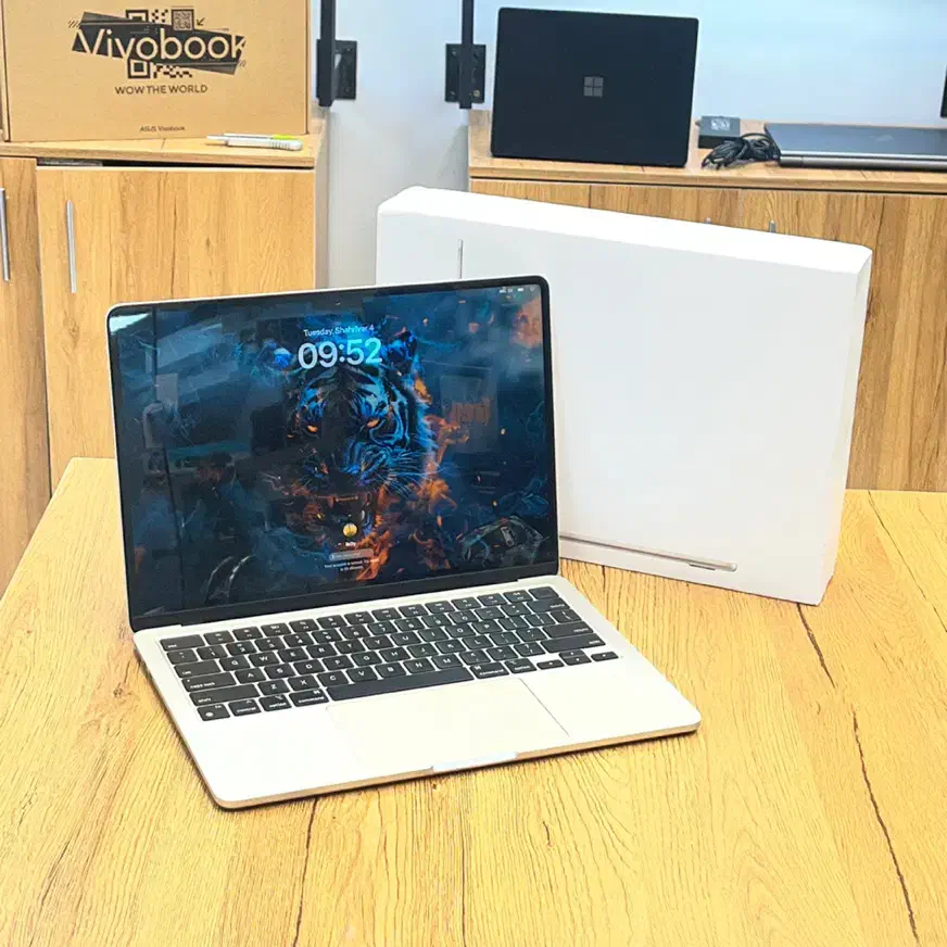 مک بوک Air/M2/8/256 سایکل 49باتری با کارتن|رایانه همراه|مشهد, ارشاد|دیوار