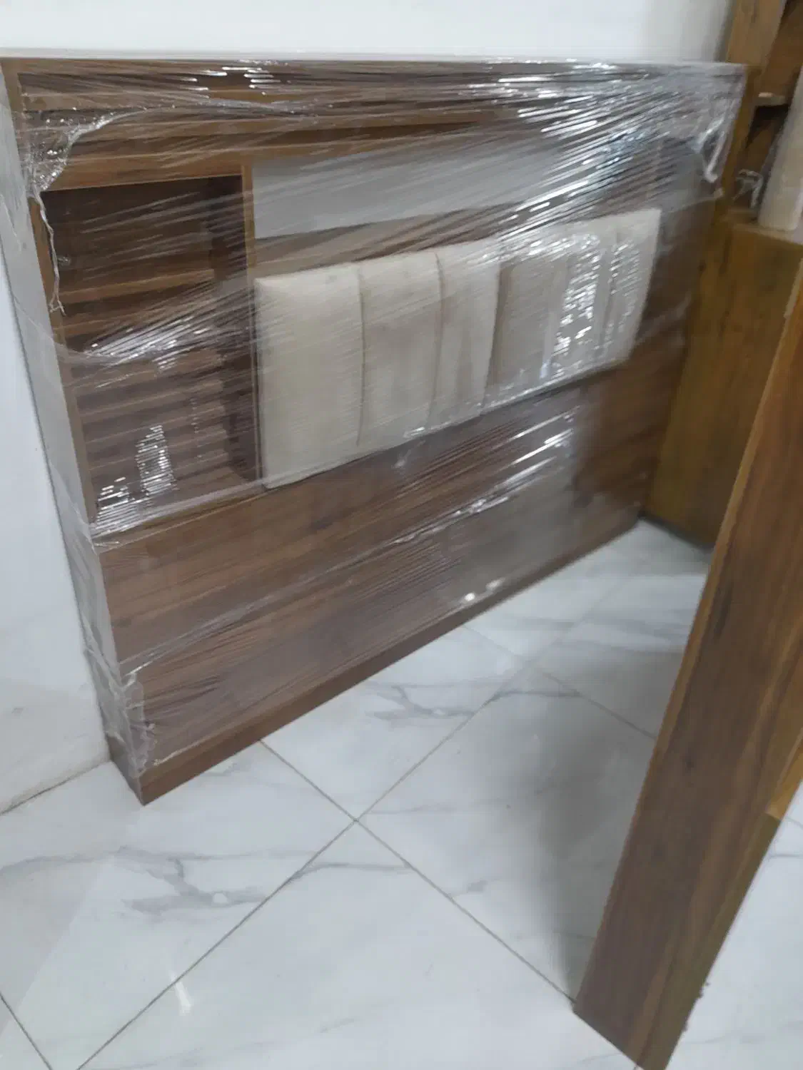 دو عدد تخت دونفره و تک نفره|تخت و سرویس خواب|مشکیندشت, |دیوار