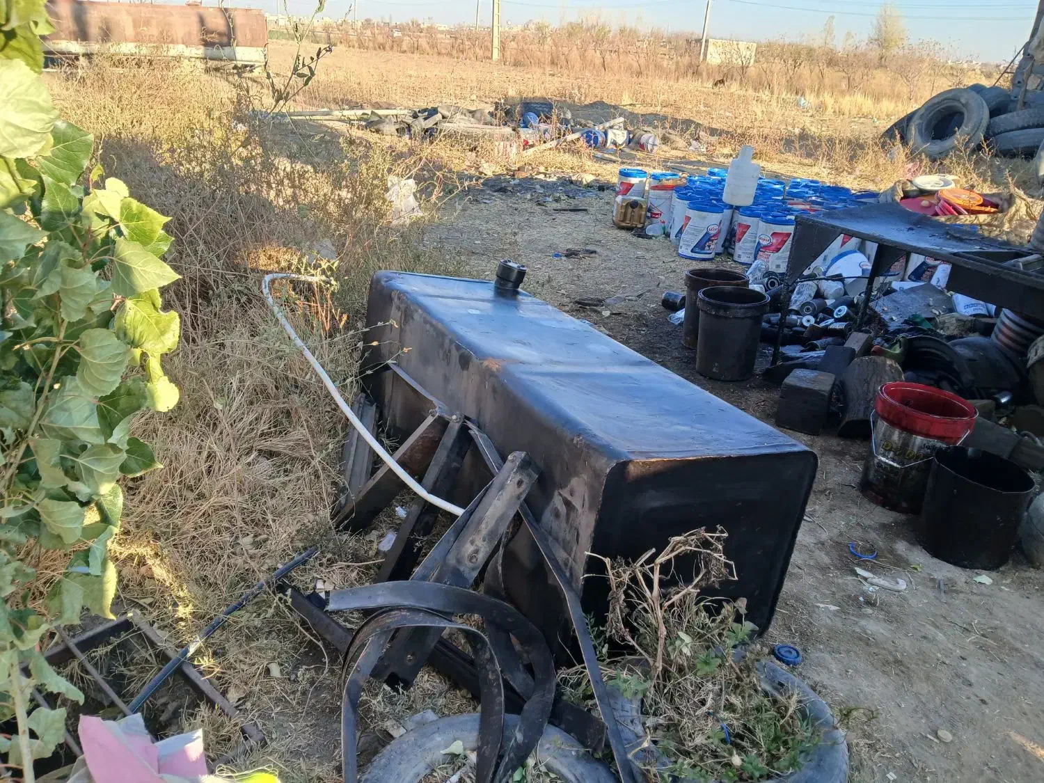 فروش باک گازوییل500لیتری به همراه پایه ودیاق|قطعات یدکی و لوازم جانبی|لالجین, |دیوار