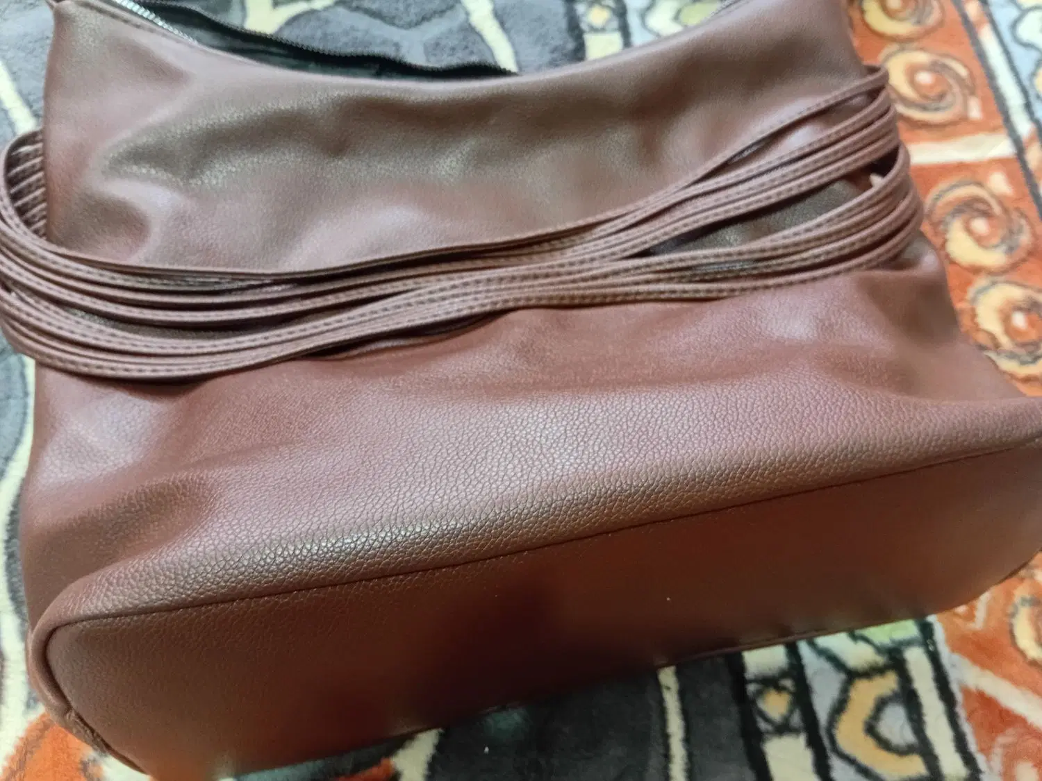 کیف قهوی|کیف، کفش، کمربند|شیراز, لاله|دیوار