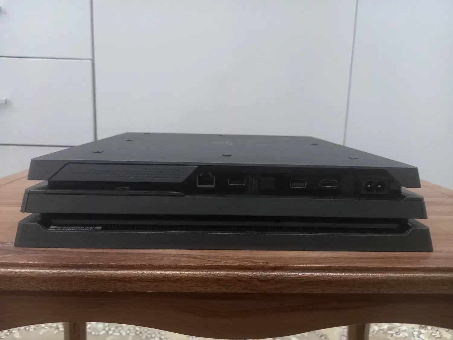 PS4 Pro تمیز همراه دسته و بازی|کنسول، بازی ویدئویی و آنلاین|باقرشهر, |دیوار