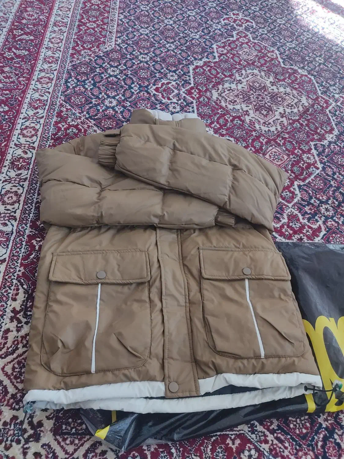 کاپشن خارجی کرمی xL نو تن نرفته|لباس|جوانرود, |دیوار