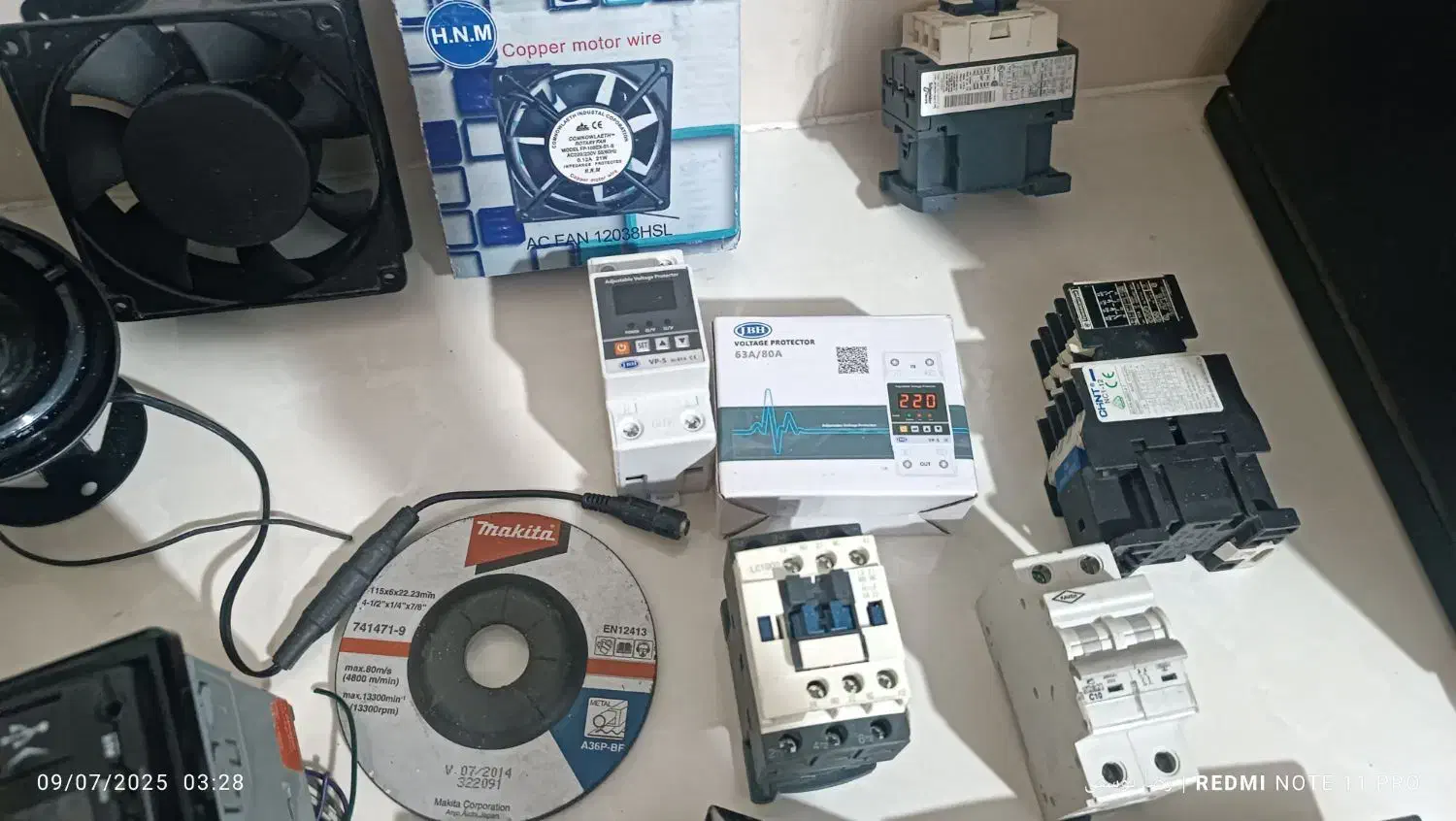 مقداری لوازم سالم نو نو فروشی، ظبط ،امپیلی و..|صوتی و تصویری|گرمدره, |دیوار