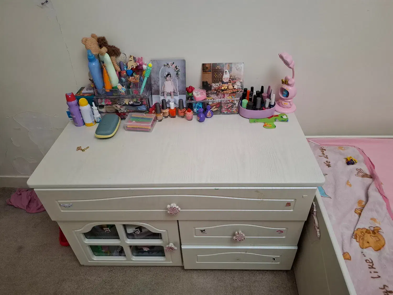 تخت کودک به همراه تشک و کمد|تخت و سرویس خواب|تهران, سهروردی|دیوار