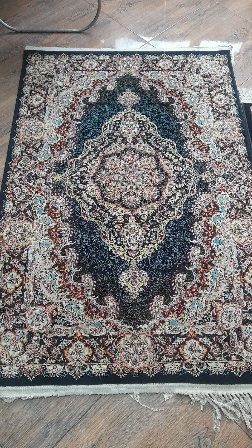 فرش|فرش|ری, شهرک نظامی|دیوار