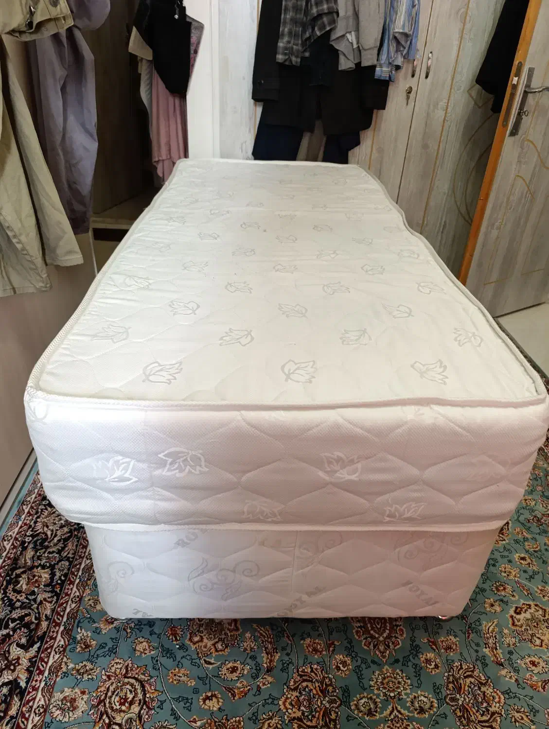 تخت خواب و تشک|تشک تختخواب|مشکیندشت, |دیوار