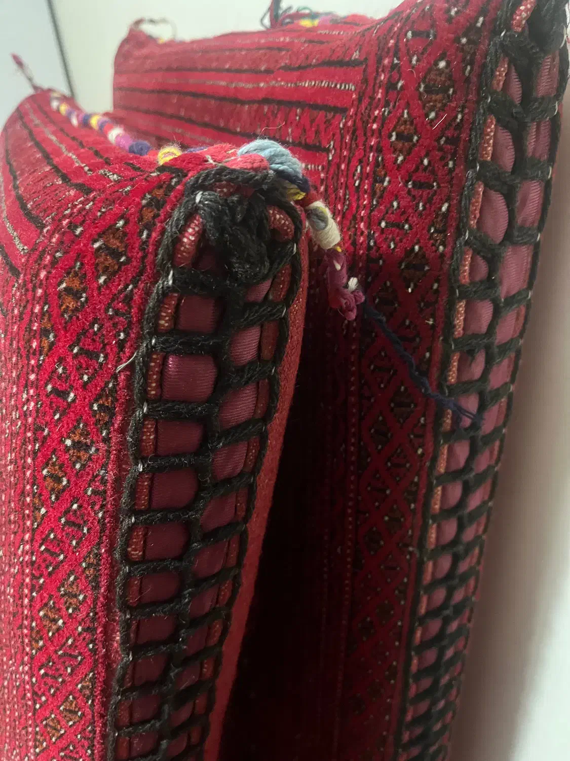 پشتی ترکمن|پشتی|شیروان (خراسان), |دیوار