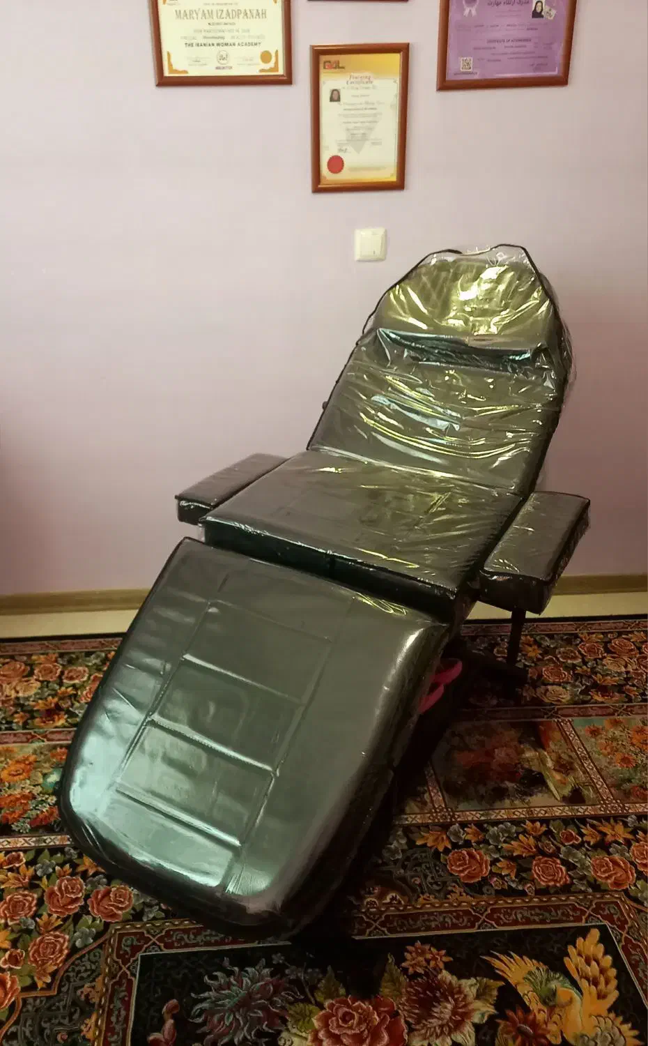 صندلی آرایشی نو|آرایشگاه و سالن‌های زیبایی|فردیس, دهکده|دیوار