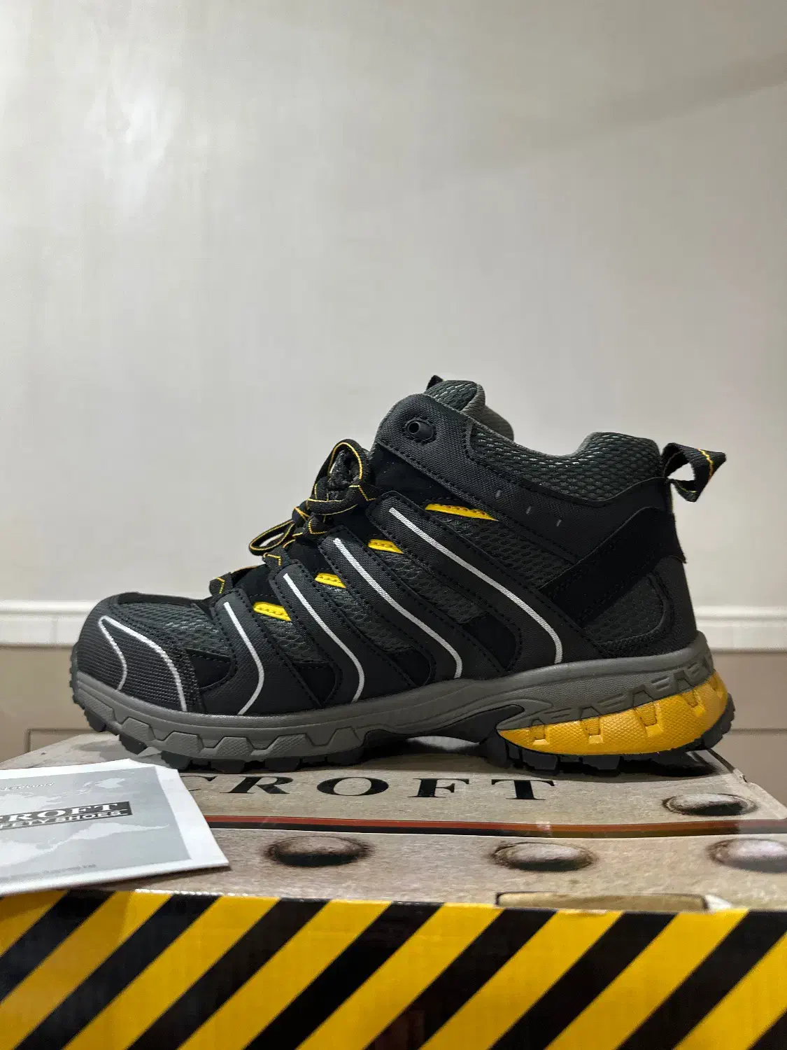 فروش کفش صنعتی برند کرافت|کیف، کفش، کمربند|لامرد, |دیوار