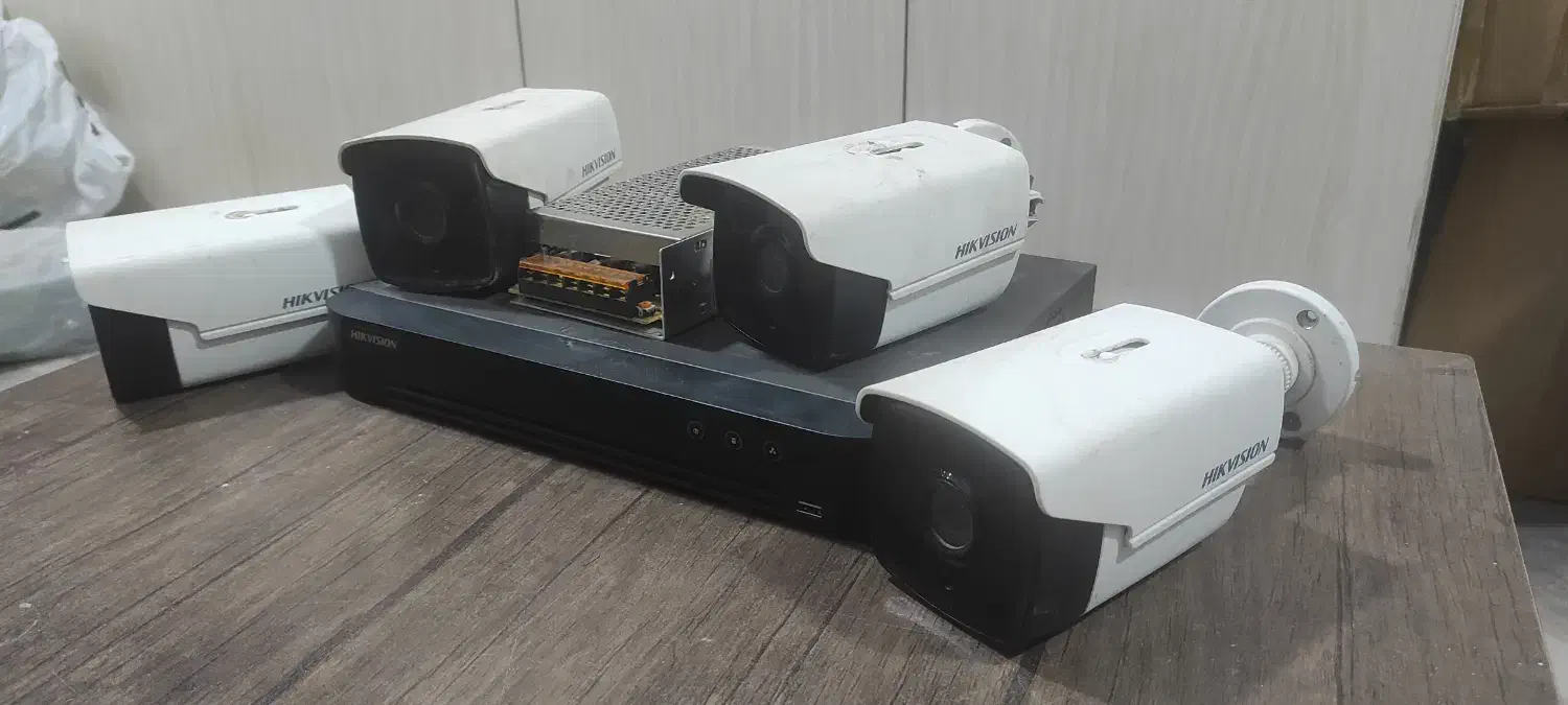۴عدد دوربین هایک ویژن + دستگاه ۴ کانال و آداپتور|دوربین مداربسته|نکا, |دیوار