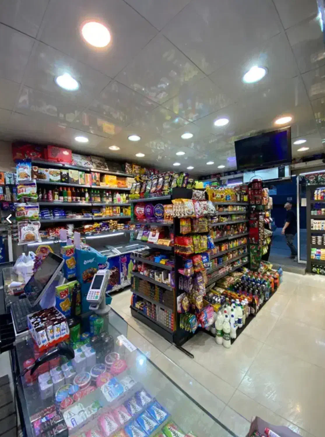 استخدام فوری کارگر سوپر مارکت و پیک‌موتوری|استخدام خدمات فروشگاه و رستوران|تهران, ولنجک|دیوار