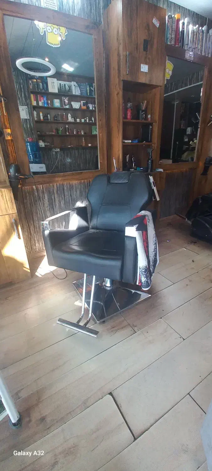 فروش صندلی ارایشگاهی|آرایشگاه و سالنهای زیبایی|آباده, |دیوار