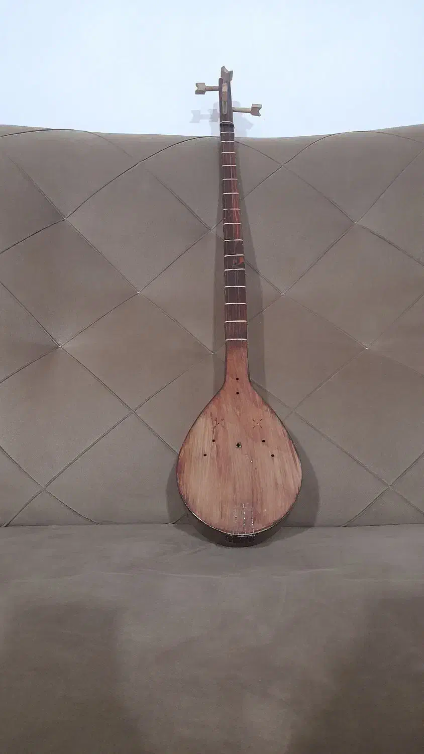 سه تار|سازهای سنتی|همدان, |دیوار