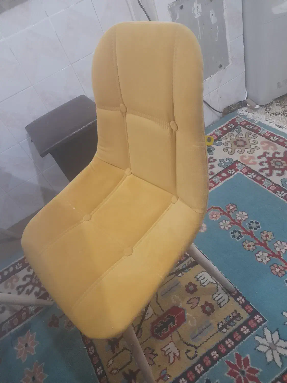 پرده کامل و کتیبه و میز غذا خوری ۴ نفره.جم|میز و صندلی غذاخوری|جم, |دیوار