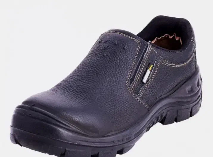 کفش کار بسیار باکیفیت سایز38|کیف، کفش، کمربند|لنجان, |دیوار