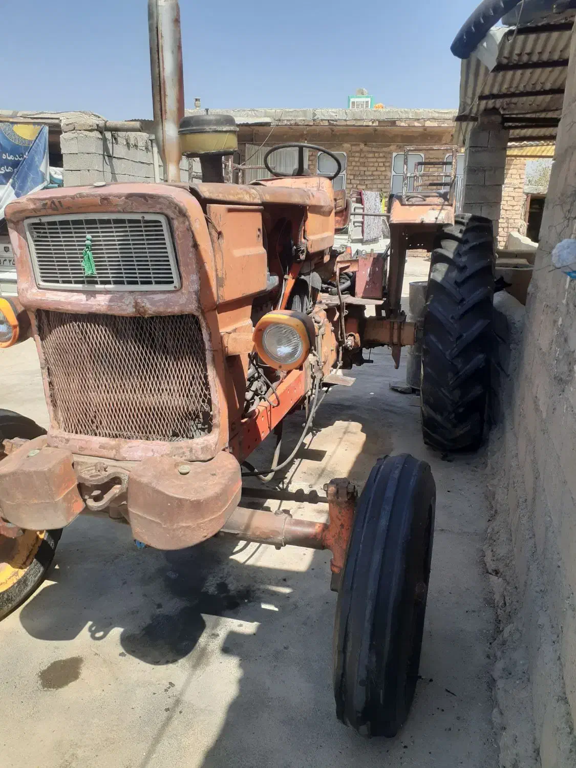 تراکتور رومانی|خودرو سنگین|صحنه, |دیوار