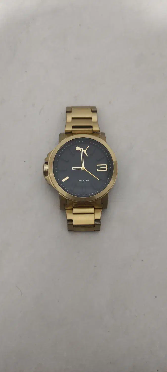 ساعت اصل|ساعت|مشهد, دانشجو|دیوار