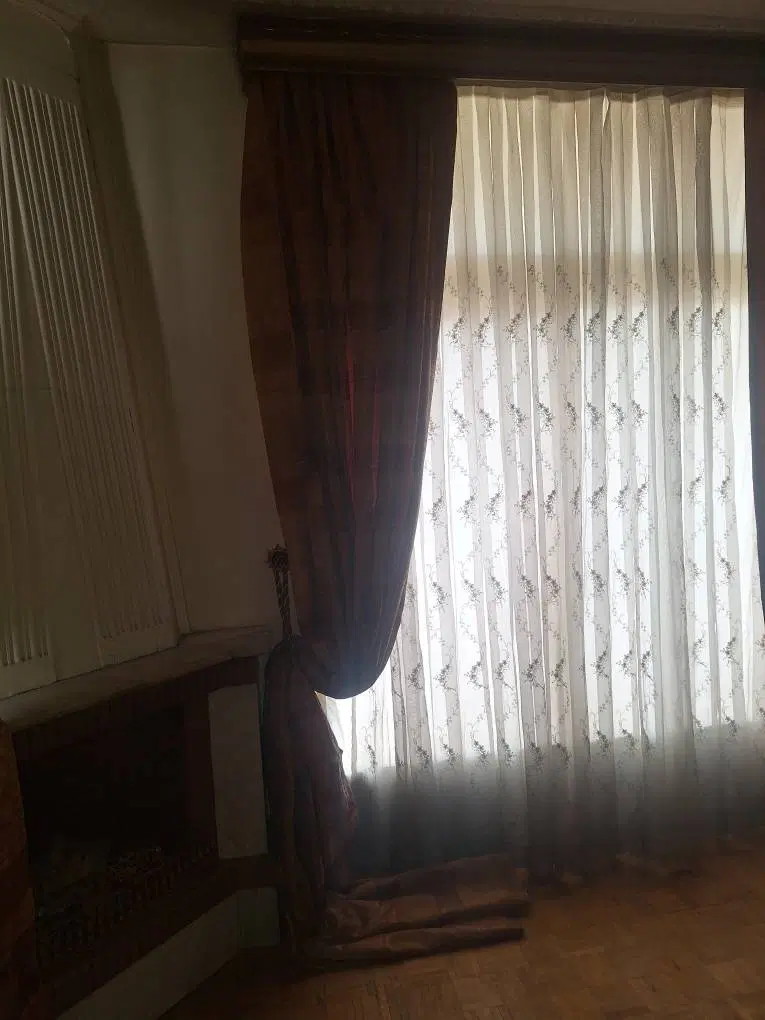 پرده پذیرایی حریر ترکیه و دکوری برنگ نسکافه ای|پرده، رانر، رومیزی|تهران, فاطمی|دیوار