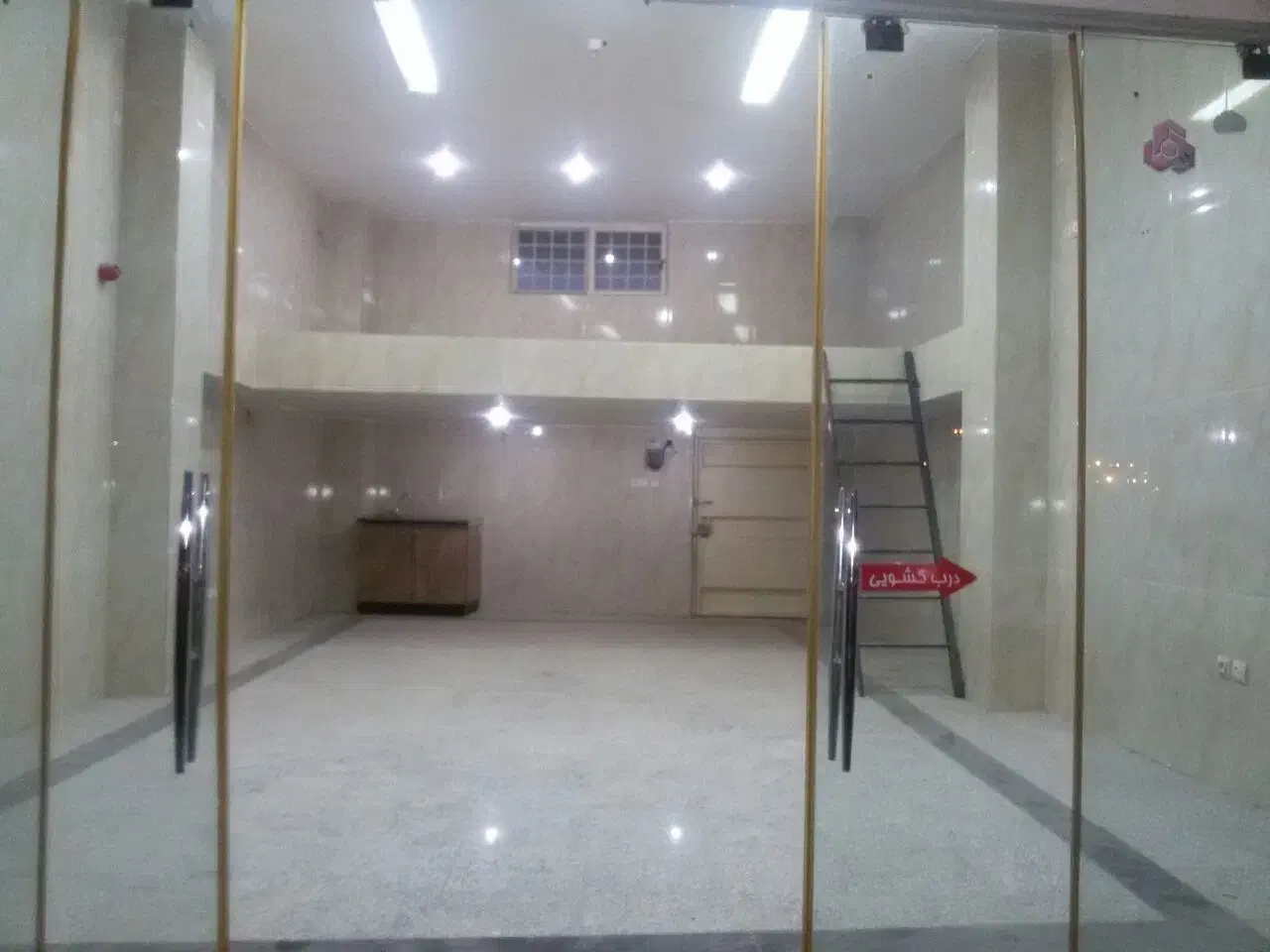 مغازه ۵۰ متری تجاری اجاره|اجارهٔ مغازه و غرفه|اصفهان, جاوان|دیوار