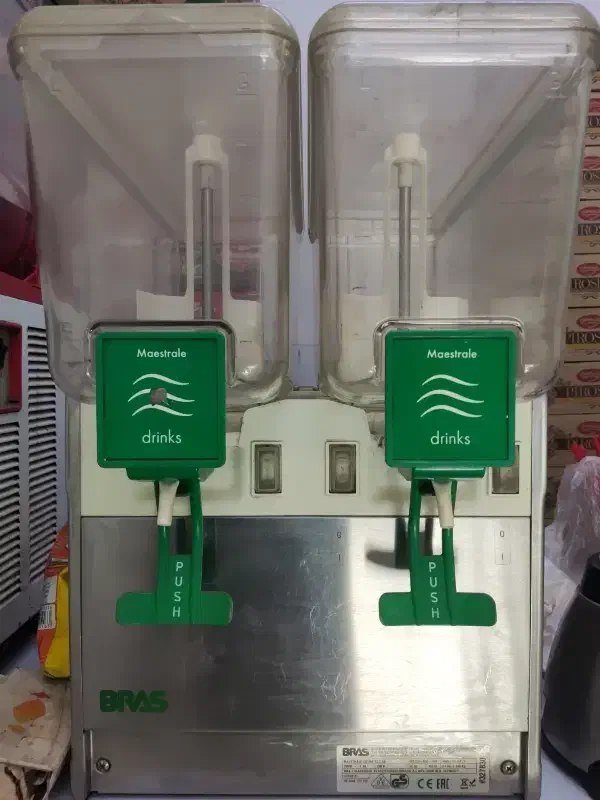 یخچال بستنی ۶۰۰لیتر فقط گاز باید بخوره وبشرط سالمی|فروشگاه و مغازه|سبزوار, قاضی زاد|دیوار