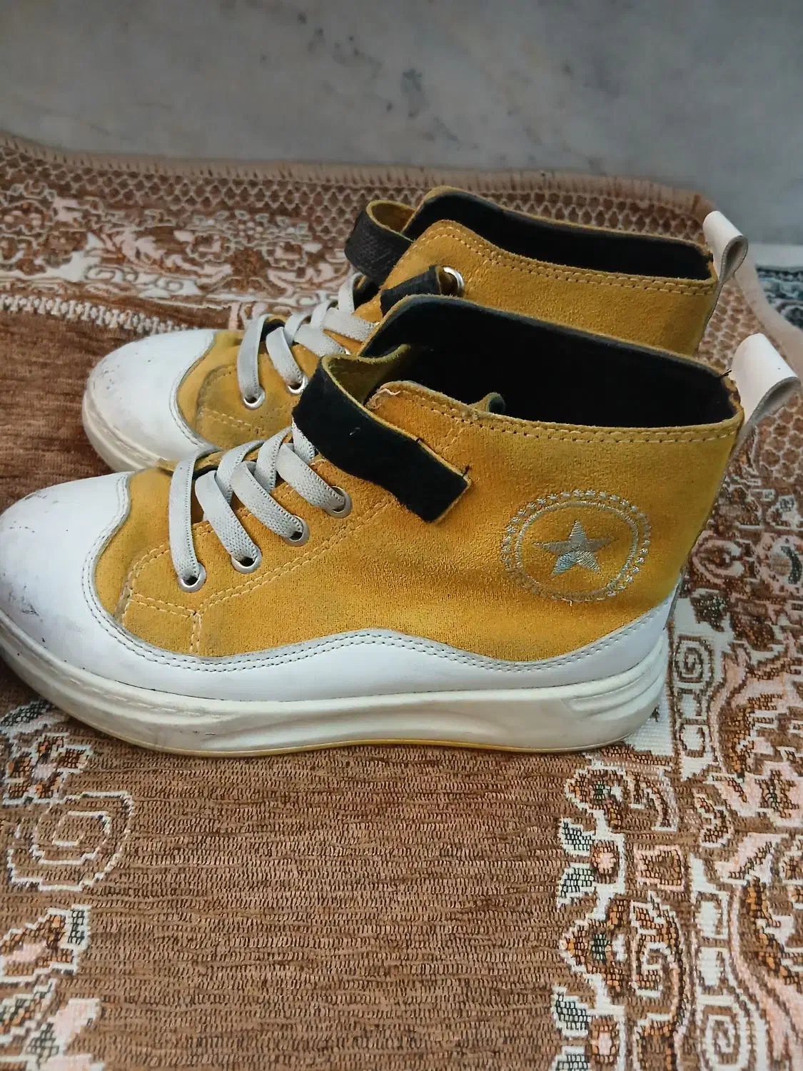 وسایل بچه گانه|کفش و لباس بچه|قم, باجک سه|دیوار