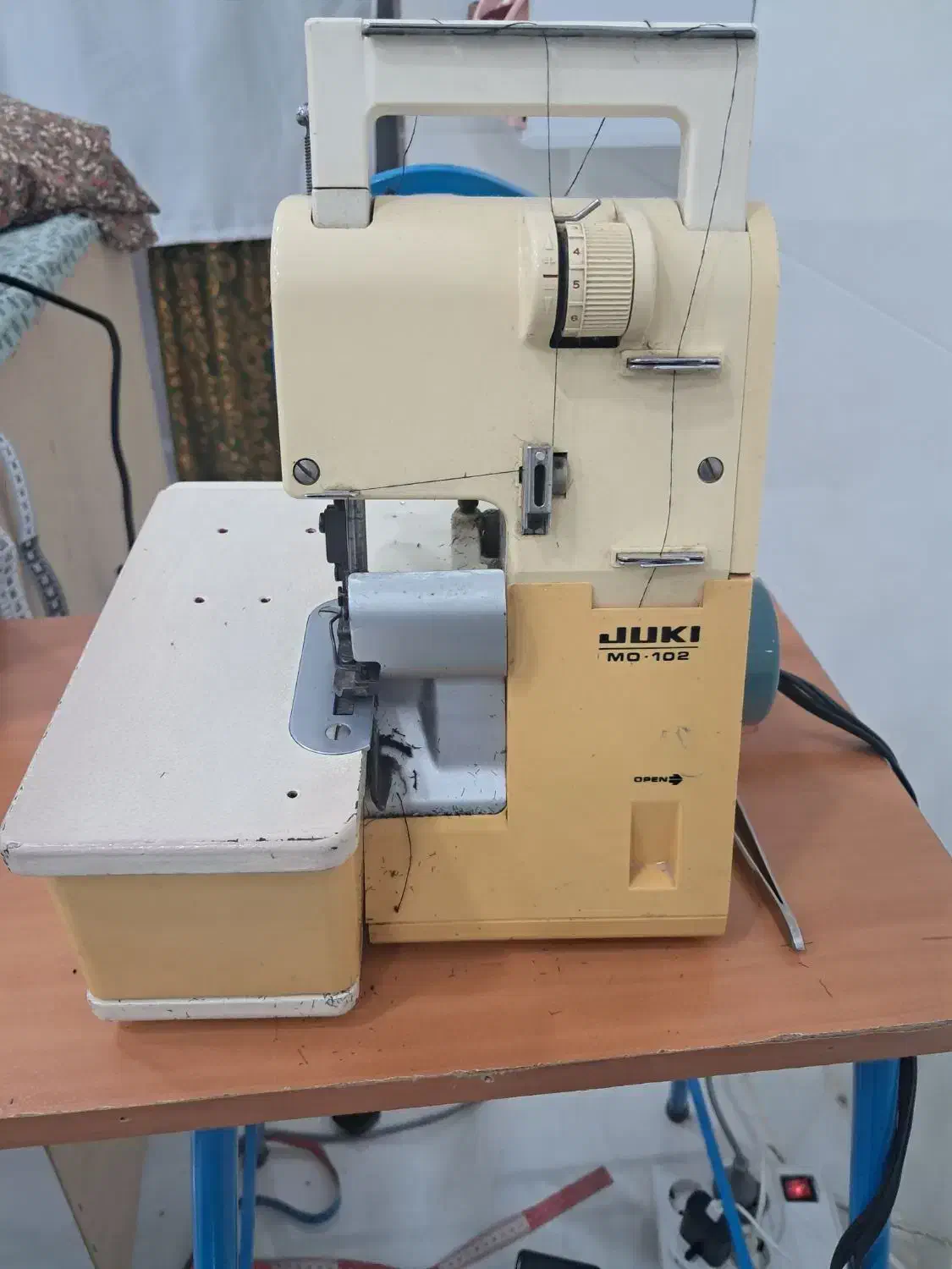 سردوز دونخ|چرخ خیاطی و ریسندگی|مهاباد (آذربایجان غربی), |دیوار