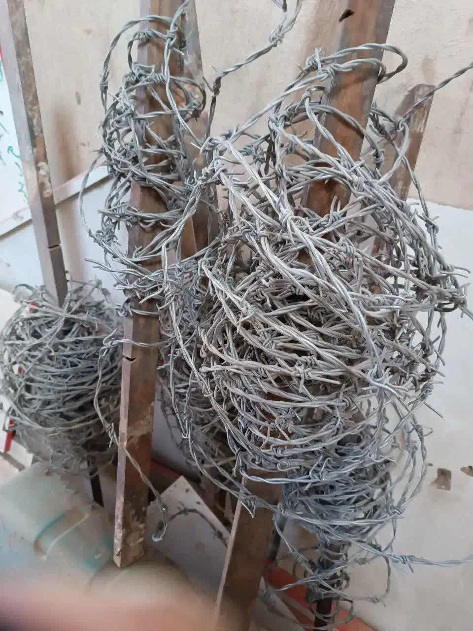 سیم خاردار|ابزارآلات|قم, عمار یاسر|دیوار