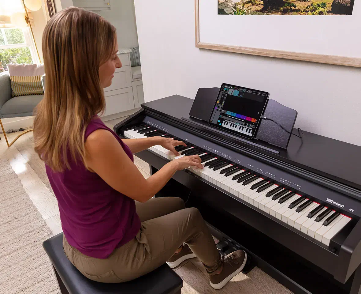 پیانو ژاپنی رولندrp30|پیانو، کیبورد، آکاردئون|یزد, |دیوار