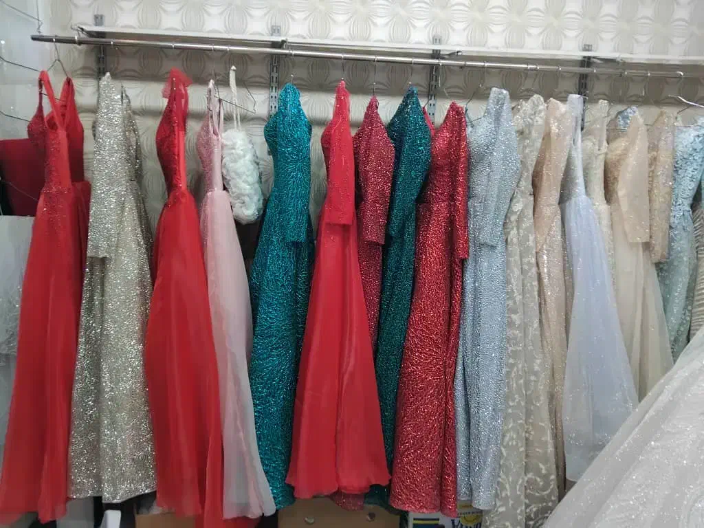 تعدادی لباس عروس بفروش میرسد|لباس|تالش, هشتپر|دیوار