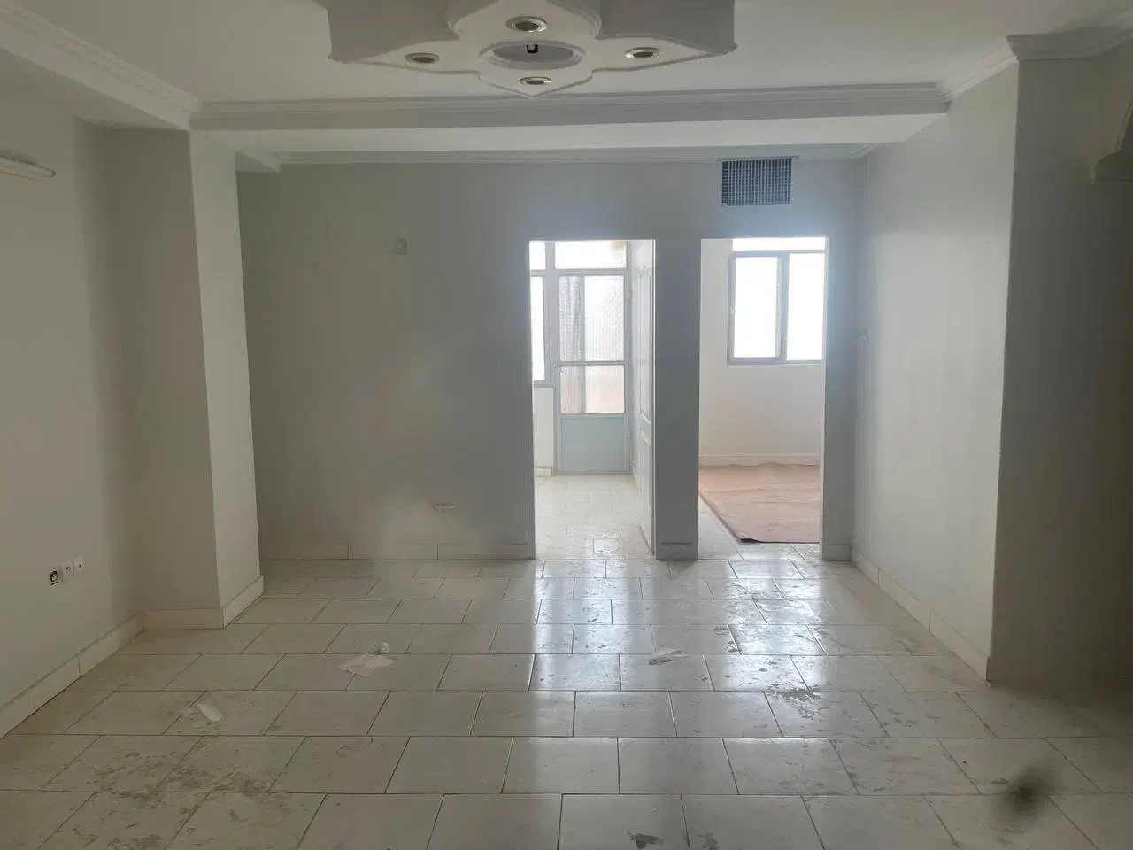 رهن اپارتمان ۷۰ متری تک واحدی با پارکینگ