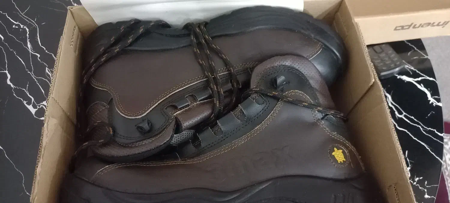 کفش ایمنی|کیف، کفش، کمربند|بندر امام خمینی, |دیوار