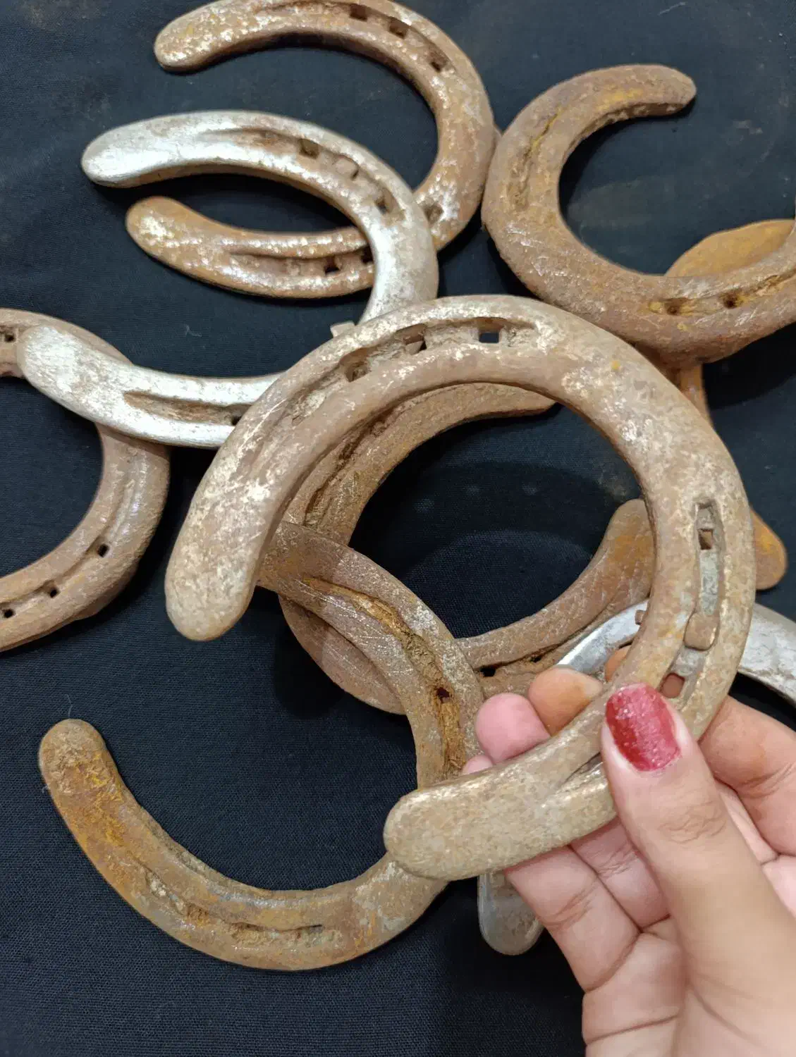 نعل کارکرده|کلکسیون اشیاء عتیقه|برازجان, |دیوار