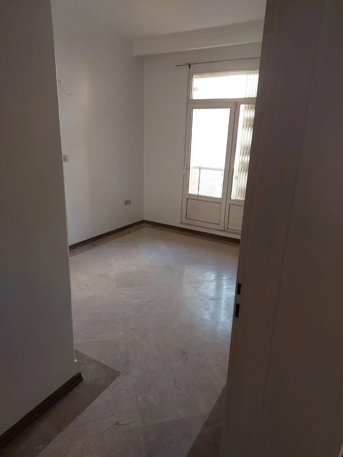 ریحانی جنوبی ۱۵۰ متر سه خوابه