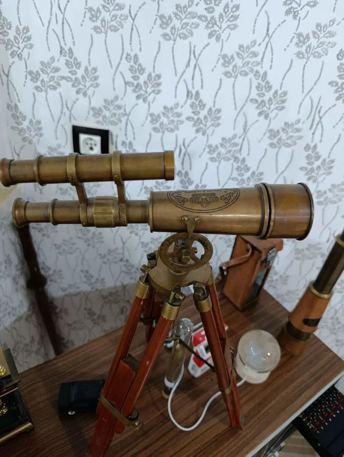 دو عدد دوربین کلکسیونی|کلکسیون اشیاء عتیقه|مریوان, |دیوار