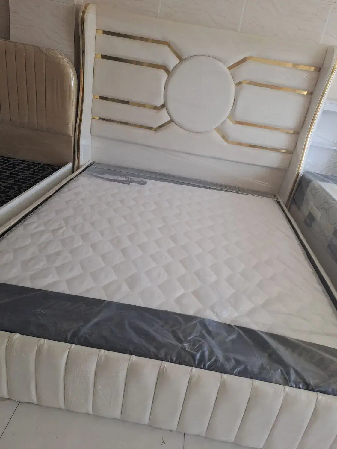 مصنوعات چوبی لیام|تخت و سرویس خواب|مسجد سلیمان, |دیوار