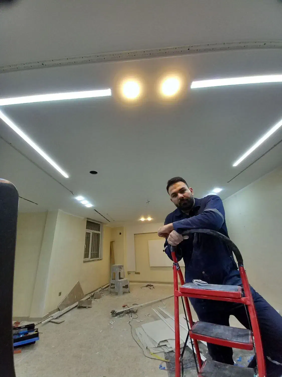 برقکار و لاینر نوری|خدمات پیشه و مهارت|اراک, |دیوار