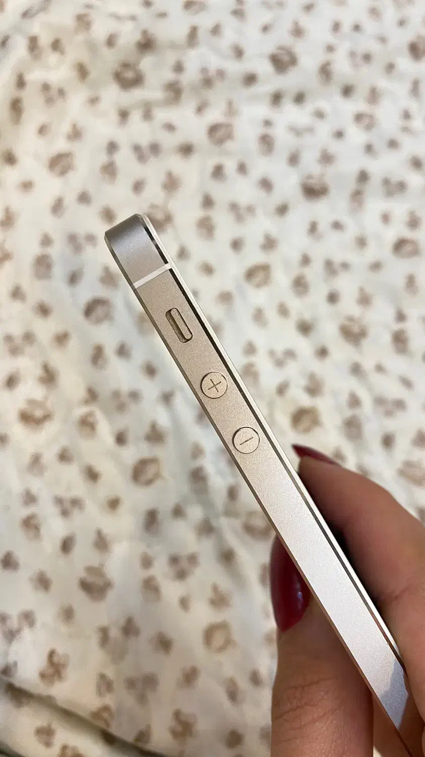 گوشی ایفون ۵ اس بسیار تمیز|موبایل|لنگرود, |دیوار