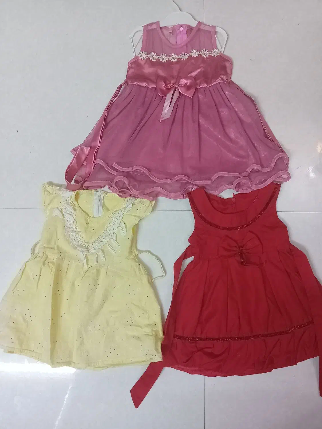 زیبا و کاملا تمیز|کفش و لباس بچه|یزد, |دیوار