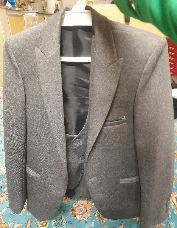 کت وشلوار|لباس|سبزوار, مدرس|دیوار