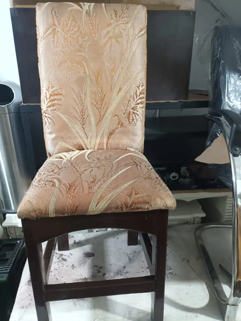 صندلی پشت بلند|صندلی و نیمکت|ساری, |دیوار