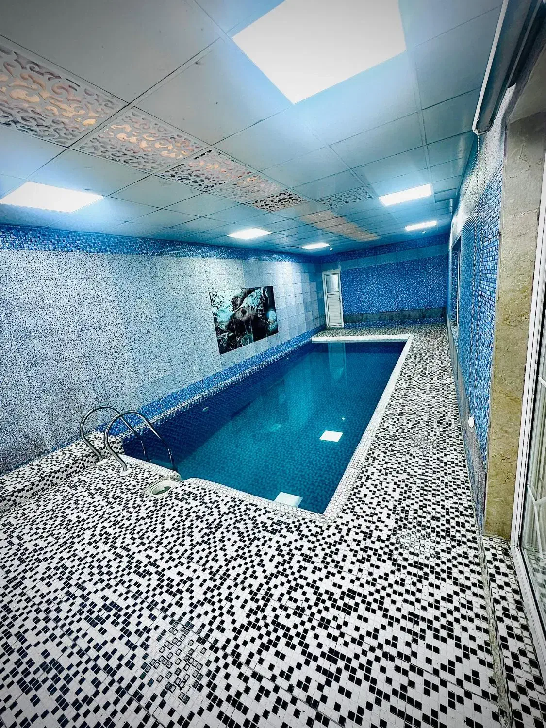 اجاره روزانه باغ ویلا استخر سرپوشیده شهریار صباشهر|اجارهٔ کوتاه‌مدت ویلا و باغ|شهریار, شهریار|دیوار