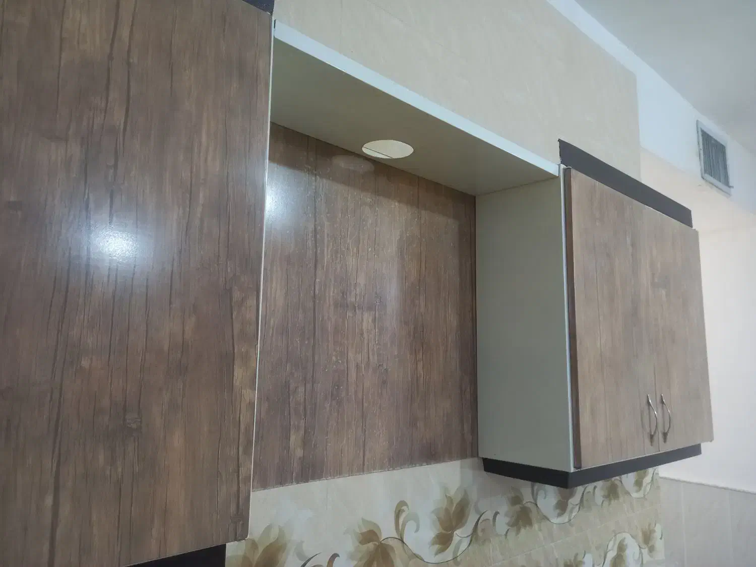 کابینت در حد نو فلزی|آب‌چکان و نظم‌دهنده ظروف|نیشابور, سرآب کوشک|دیوار