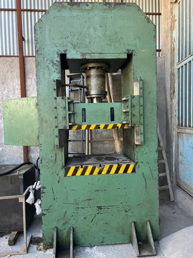 دستگاه پرس ۲۵۰ تن هیدرولیک|ماشین‌آلات صنعتی|مشهد, طلاب|دیوار