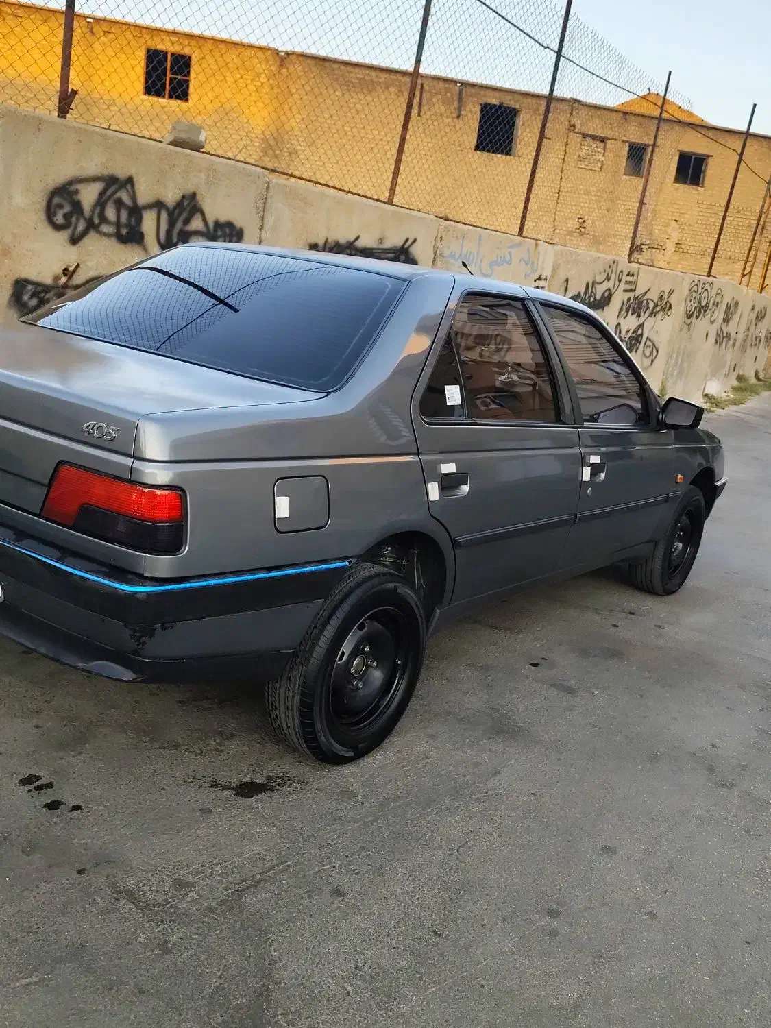 پژو 405مدل93|خودرو سواری و وانت|شیراز, شاهجیان|دیوار