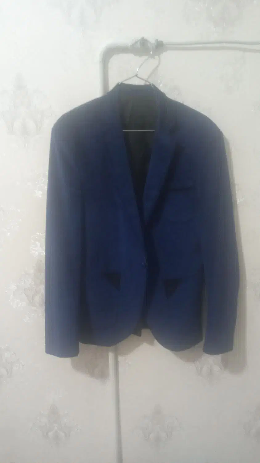 کت تک|لباس|کرج, کلاک نو|دیوار