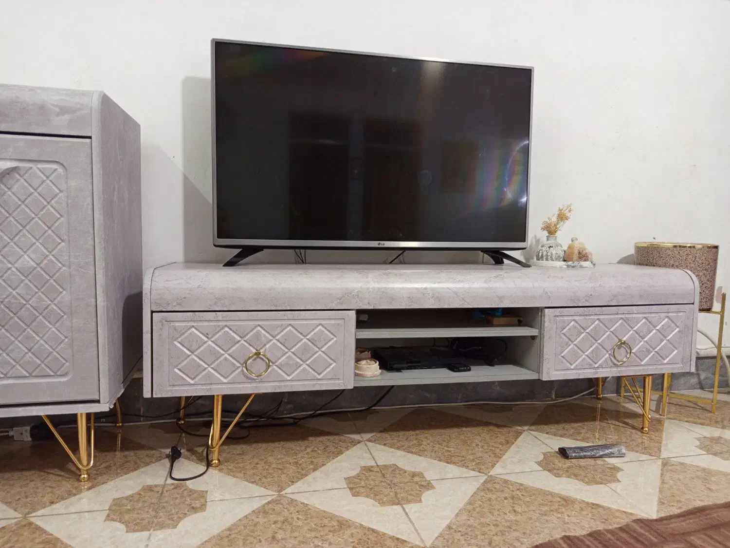 کنسول و میز تلویزیون|بوفه، ویترین، کنسول|پاکدشت, پاکدشت (مامازند)|دیوار