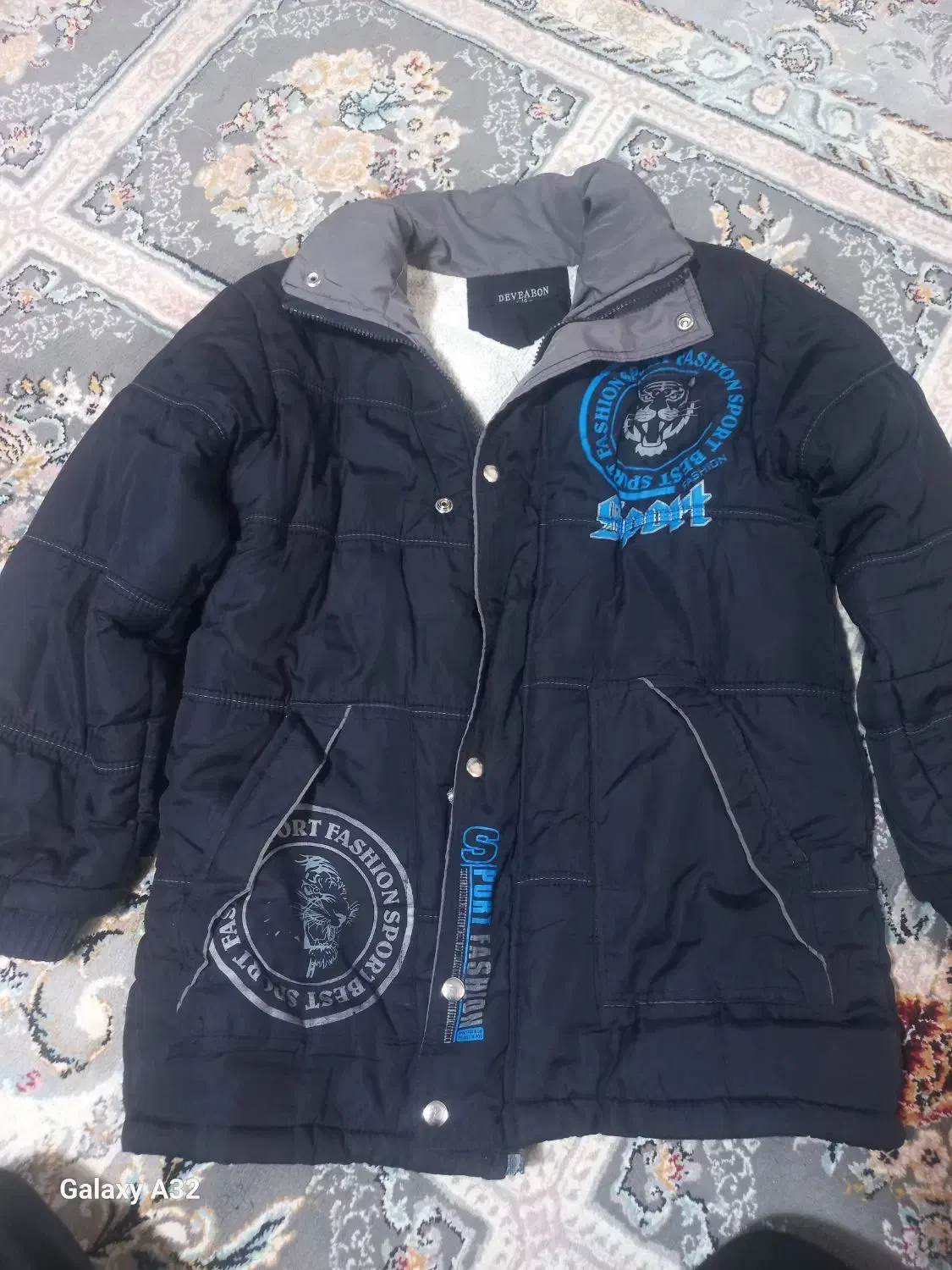 چندعددکاپشن|کفش و لباس بچه|شاهینشهر, عطار|دیوار