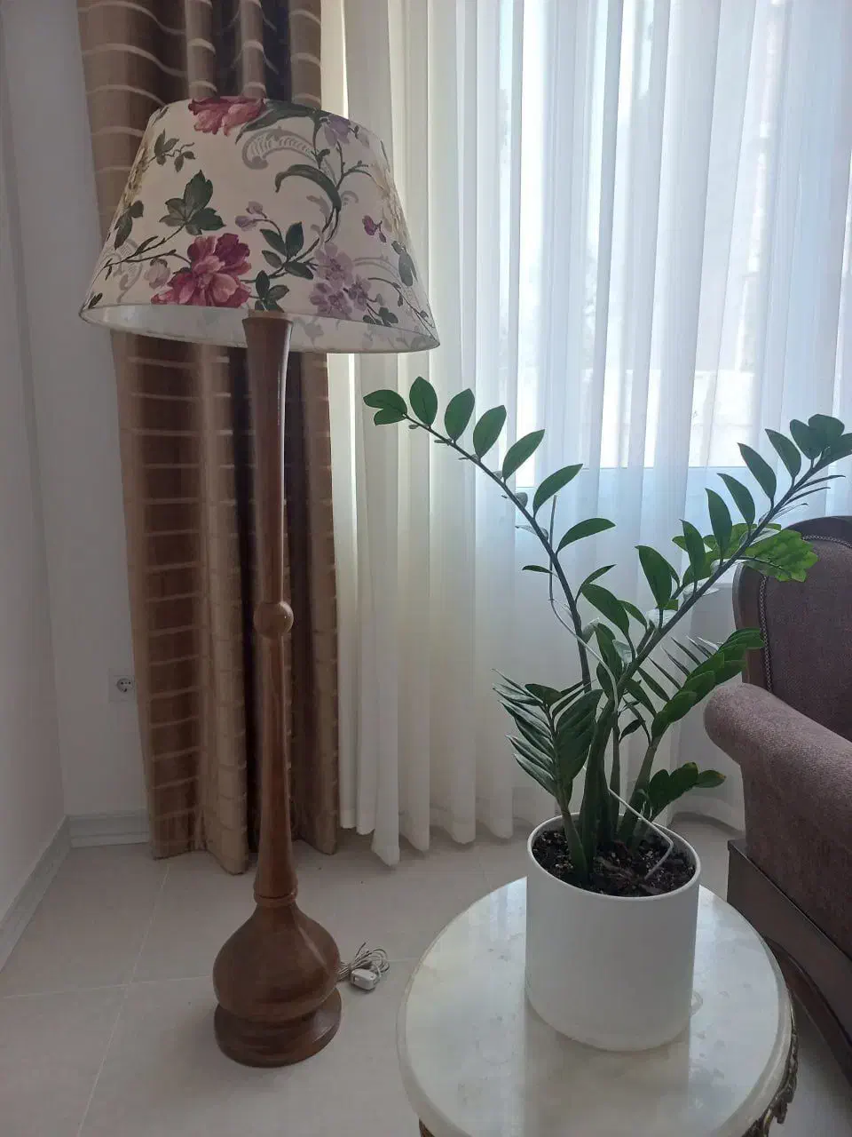 آباژور کنارسالنی چوب چنار دست ساز و یونیک و خاص|چراغ خواب و آباژور|ساری, |دیوار